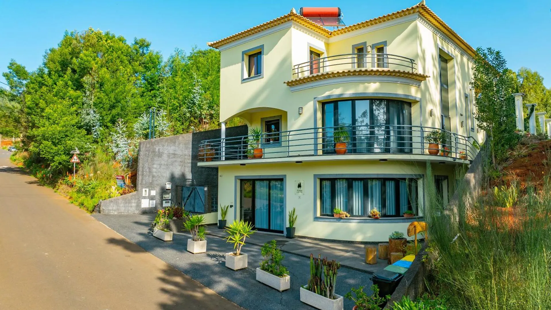 Santiago Apartment Alpine Escape Villa 加乌拉